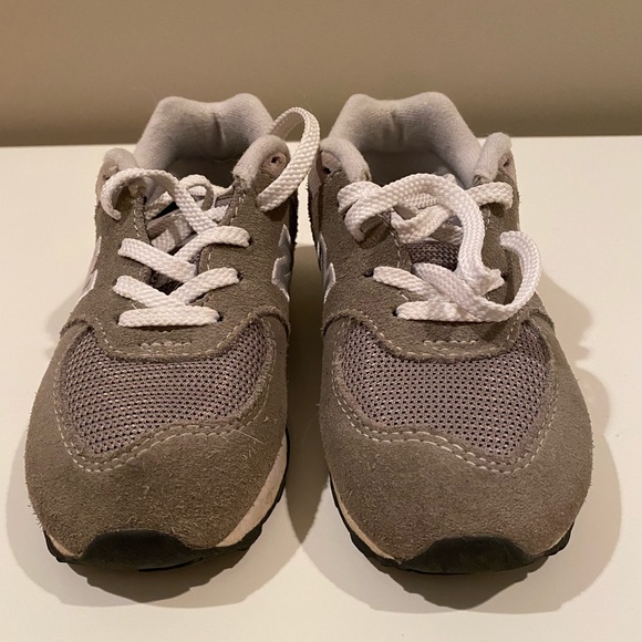 New Balance Classic 574 Kids Shoes - Picture 2 of 3